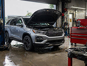 Garage maintenance bay